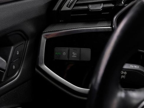 Used 2020 Audi Q3 2.0T Prestige image 34