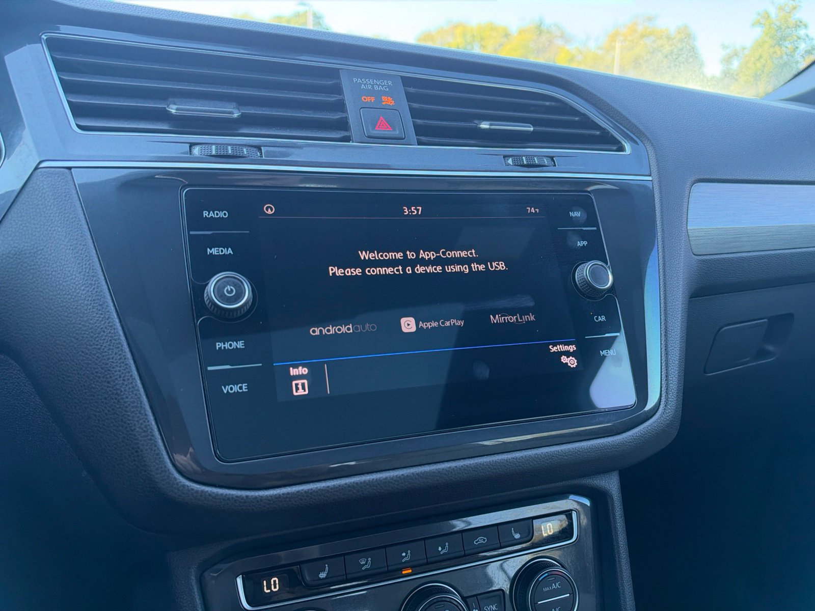 Used 2019 Volkswagen Tiguan SEL Premium R-Line FWD image 19