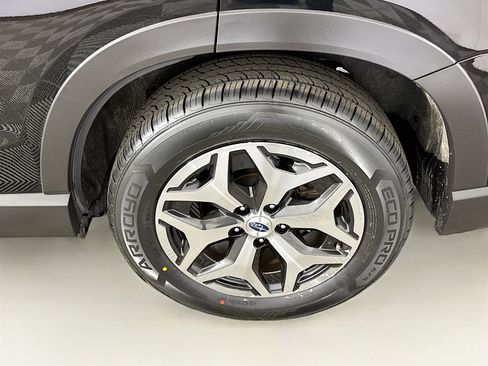 Used 2023 Subaru Forester Premium AWD/4WD image 16
