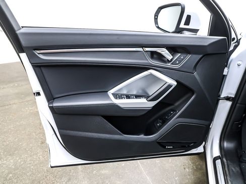 Used 2025 Audi Q3 2.0T Premium Plus w/ Premium Plus Package image 22