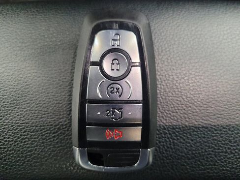 Used 2020 Ford Fusion SEL image 32