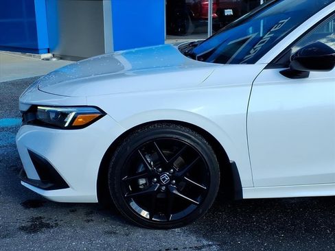 Used 2023 Honda Civic Sport image 6