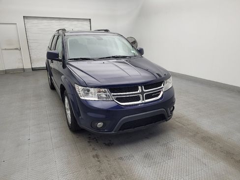 Used 2019 Dodge Journey SE image 14