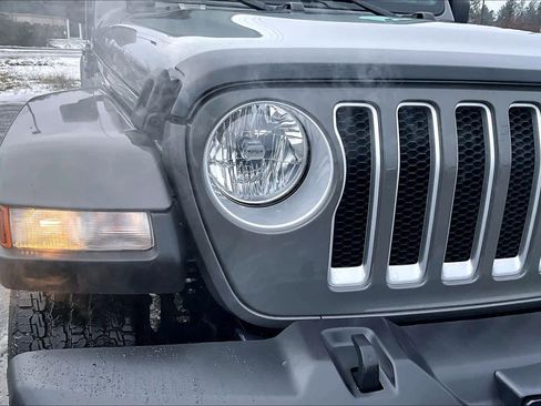 Used 2023 Jeep Wrangler Sahara image 31