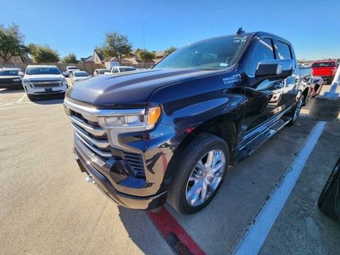 Used 2024 Chevrolet Silverado 1500 High Country w/ High Country Premium Package image 3