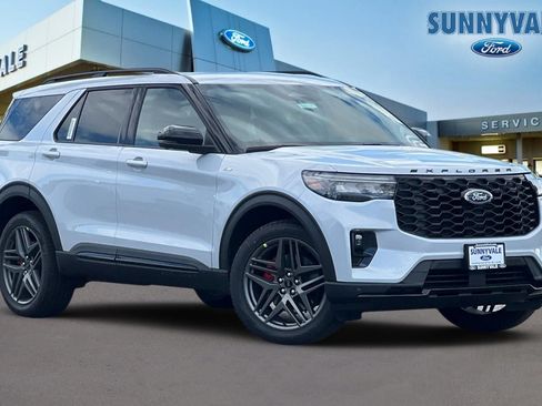 New 2026 Ford Explorer ST-Line w/ ST-Line Street Pack AWD/4WD image 1