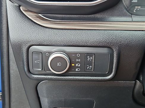 Used 2021 Ford Explorer Limited w/ Equipment Group 301A AWD/4WD image 12