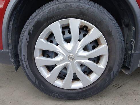 Used 2015 Nissan Rogue S image 14