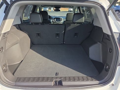 Used 2024 GMC Terrain SLT image 7