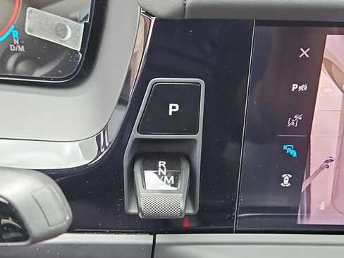 Certified 2025 Porsche Panamera 4 AWD/4WD image 32