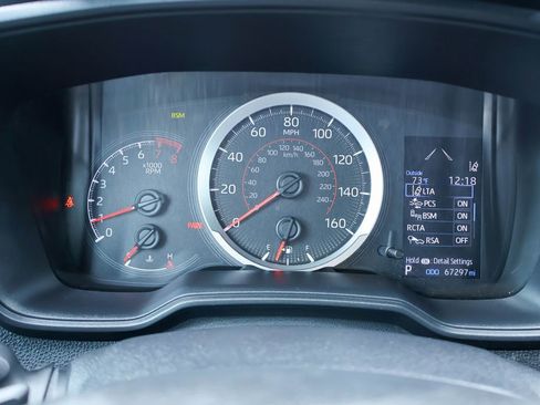 Used 2021 Toyota Corolla SE image 12