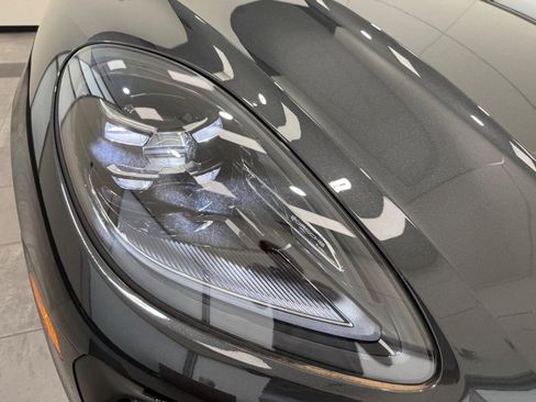 New 2025 Porsche Macan image 11