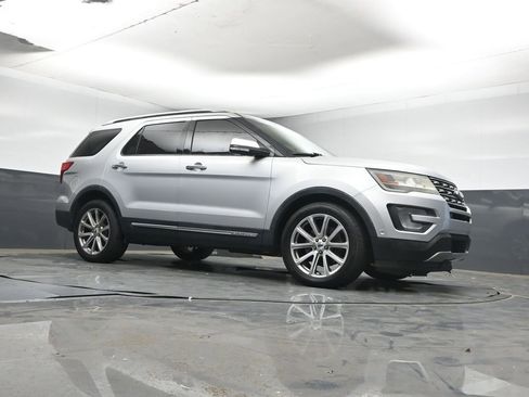 Used 2017 Ford Explorer Limited w/ Equipment Group 301A image 15