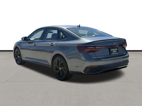 New 2026 Volkswagen Jetta SE image 7