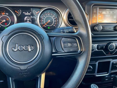 Used 2018 Jeep Wrangler Unlimited Sport image 20
