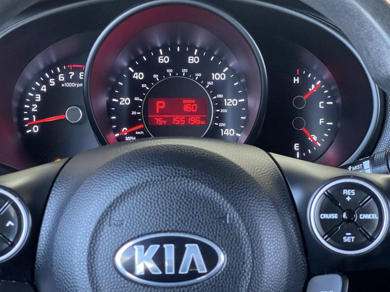 Used 2014 Kia Soul FWD image 2