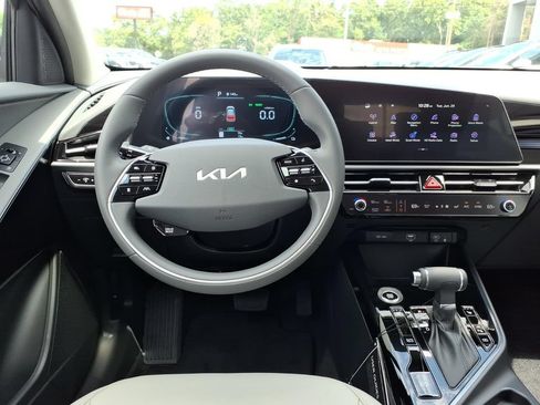 New 2026 Kia Niro EX FWD image 12