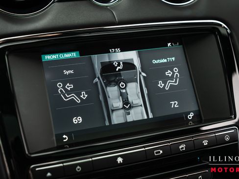 Used 2017 Jaguar XJ R RWD image 24