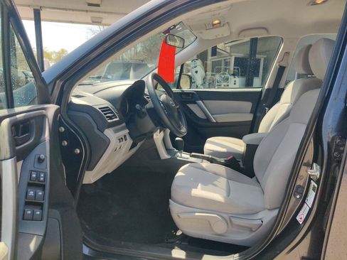 Used 2016 Subaru Forester 2.5i AWD/4WD image 11