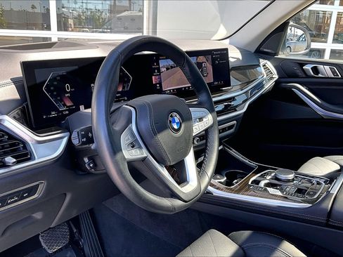 Used 2025 BMW X7 xDrive40i AWD/4WD image 14