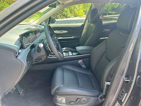 Used 2026 Genesis GV70 2.5T AWD/4WD image 6