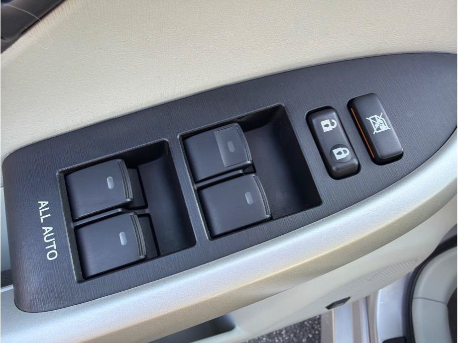 Used 2011 Toyota Prius Four w/ Navigation Pkg FWD image 9