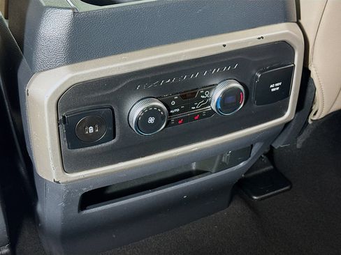 Used 2024 Ford Expedition Limited AWD/4WD image 21