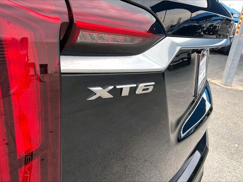 Used 2025 Cadillac XT6 Premium Luxury image 33