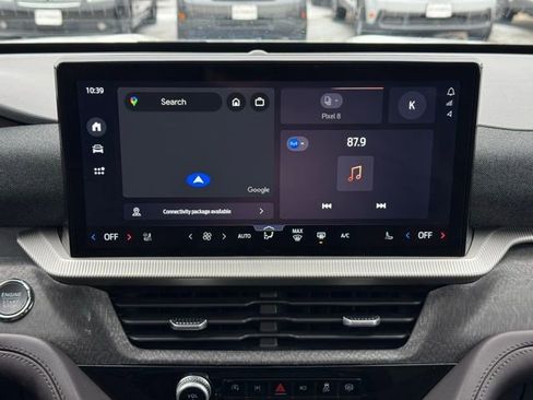 Certified 2025 Ford Explorer Platinum w/ Ultimate Package image 3