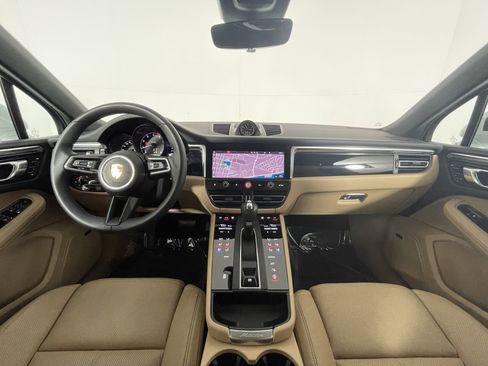 Used 2025 Porsche Macan image 13