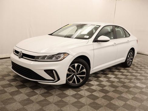 Used 2025 Volkswagen Jetta S image 1