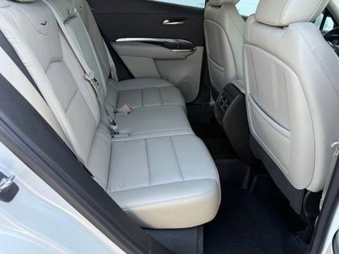 Used 2023 Cadillac XT4 Luxury w/ Cold Weather Package FWD image 11