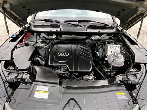 Used 2023 Audi Q5 2.0T Premium Plus w/ Premium Plus Package AWD/4WD image 13