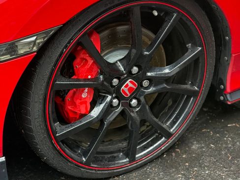 Used 2018 Honda Civic Type R image 14