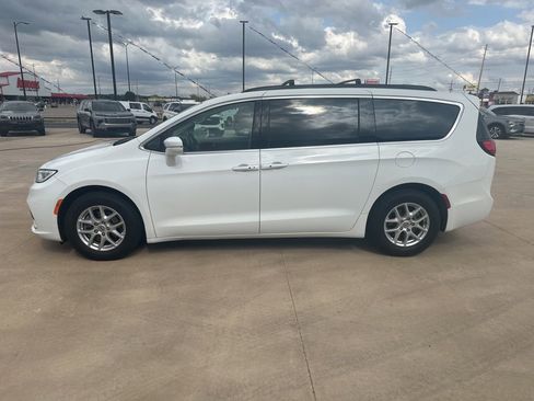 Used 2022 Chrysler Pacifica Touring-L FWD image 27