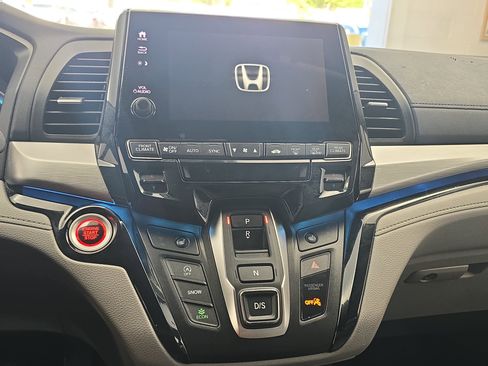 Certified 2023 Honda Odyssey Touring image 21