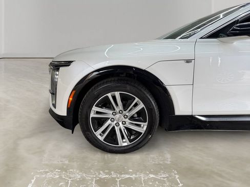 Used 2024 Cadillac Lyriq Tech RWD image 12