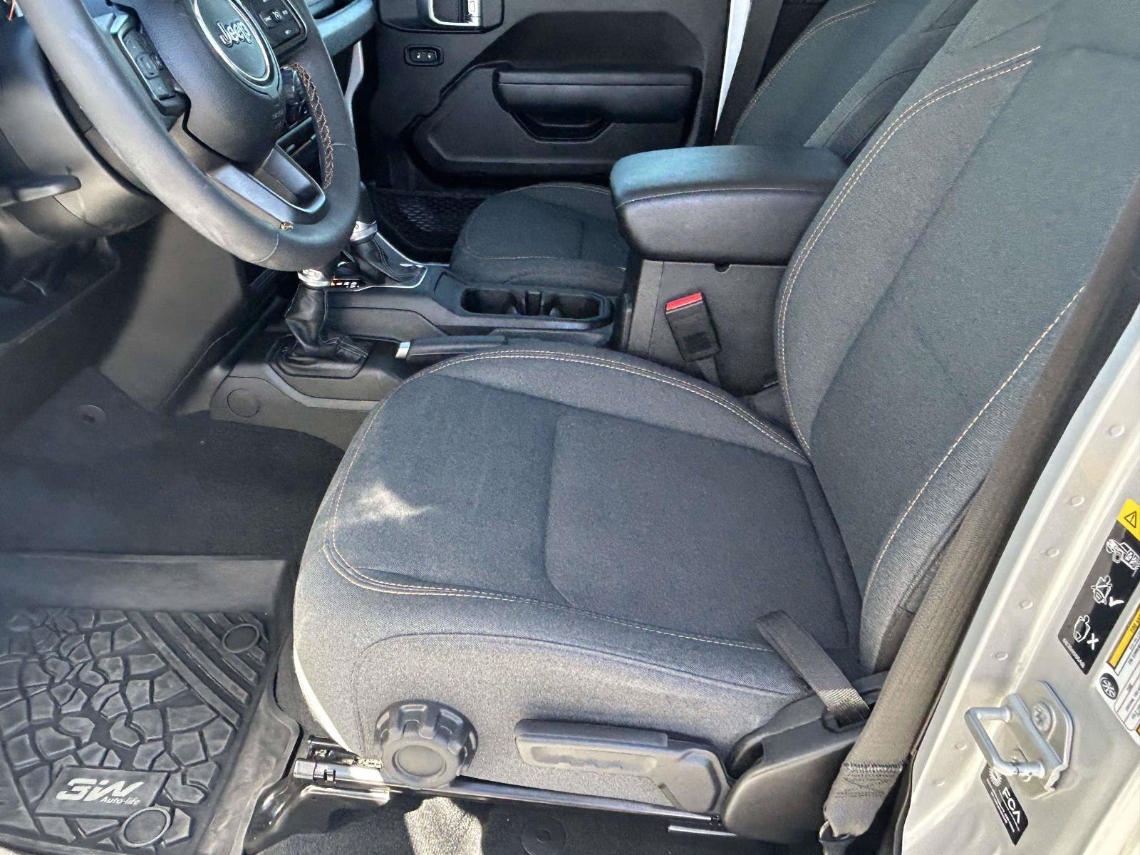 Used 2024 Jeep Gladiator Sport AWD/4WD image 18