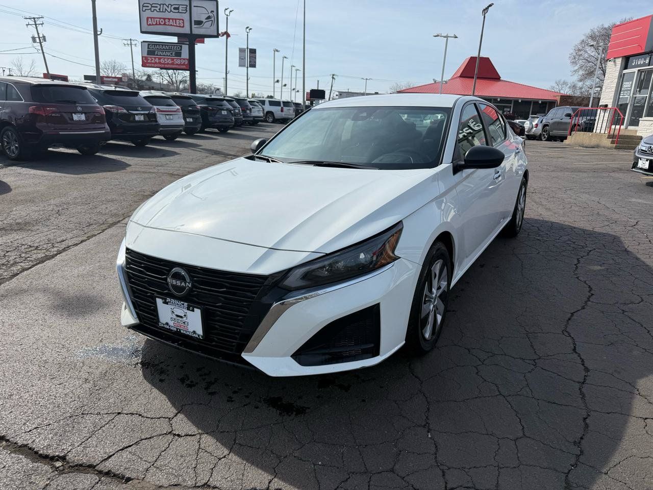 Used 2024 Nissan Altima 2.5 S FWD image 3