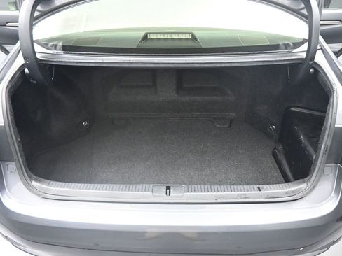 Used 2017 Lexus ES 300h image 15