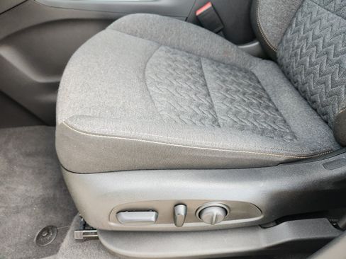 Used 2024 Chevrolet Equinox LT FWD image 20