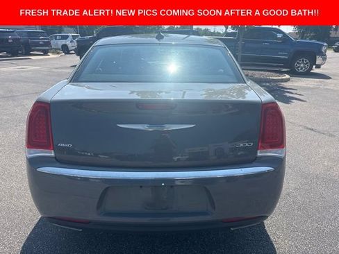 Used 2017 Chrysler 300 Limited w/ Value Package AWD/4WD image 4