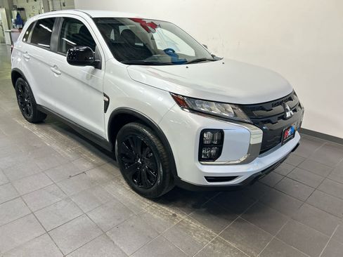 Used 2024 Mitsubishi Outlander Sport LE AWD/4WD image 2