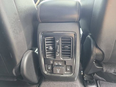 Used 2015 Jeep Grand Cherokee Limited image 21
