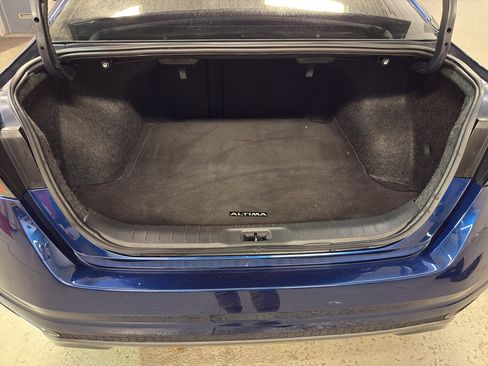 Used 2019 Nissan Altima 2.5 SR w/ SR Premium Package image 31