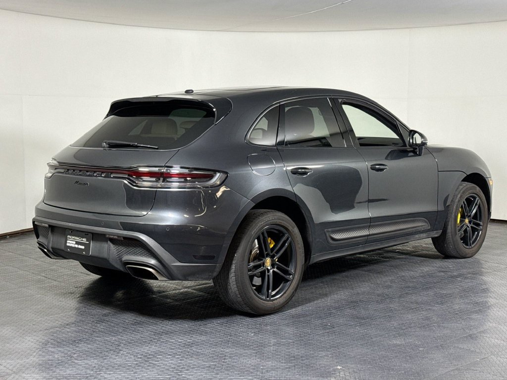 Certified 2023 Porsche Macan AWD/4WD image 7