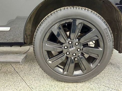 Used 2022 Lincoln Navigator Reserve image 13