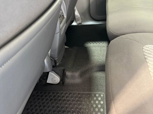 Used 2003 Ford Explorer Sport Trac XLT image 35