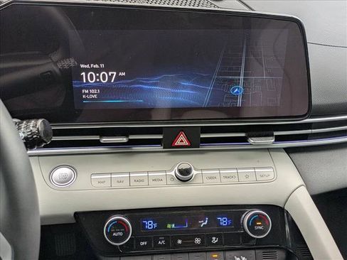 Certified 2025 Hyundai Elantra Limited image 13