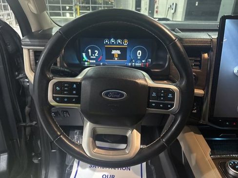 Used 2023 Ford Expedition Limited image 18